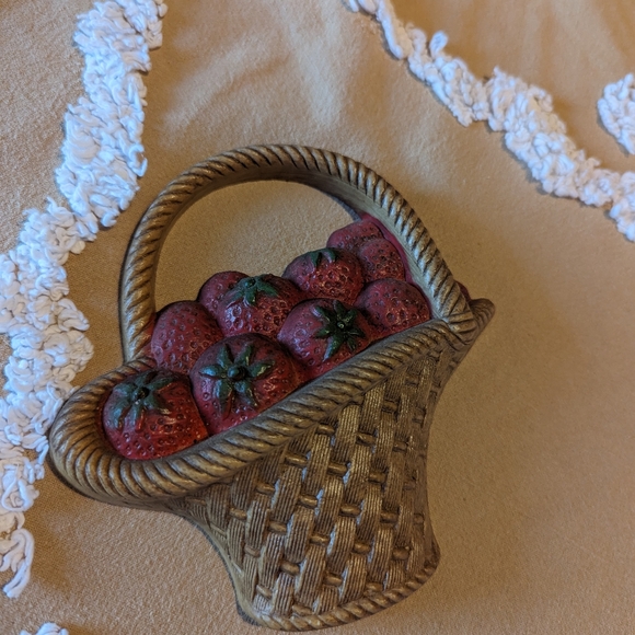 Vintage Burwood Strawberry Basket - Picture 3 of 5